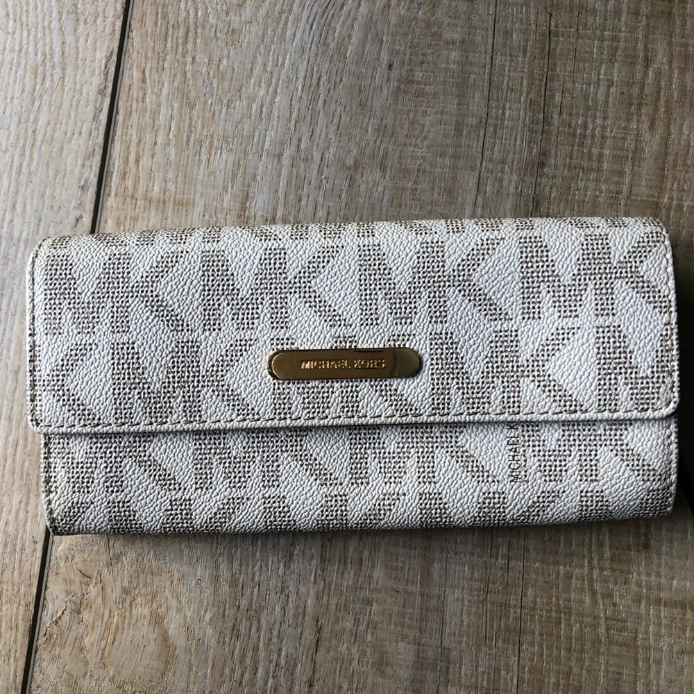 Michael Kors Monogram Wallet